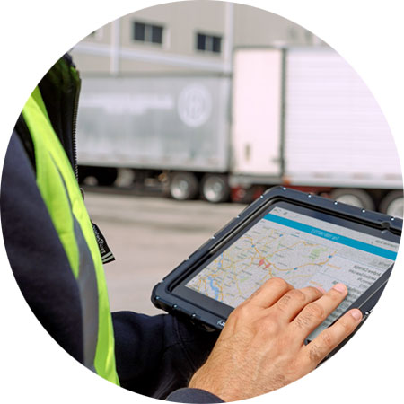 Facharbeiter mit Tablet