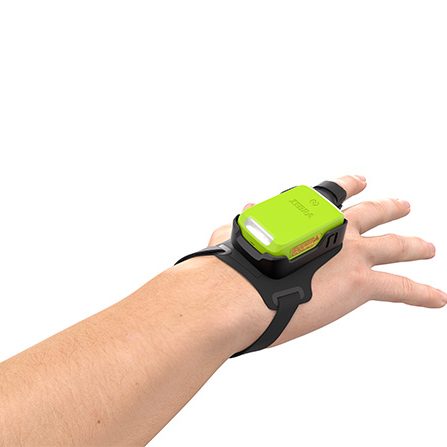 Zebra RS2100 Bluetooth Wearable Scanner Hand rechts front oben